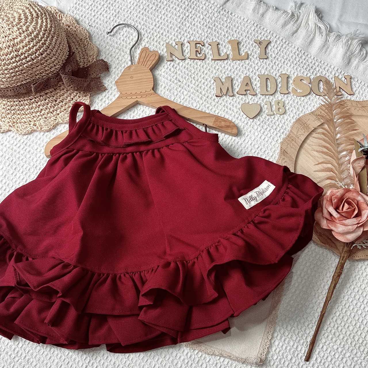 Nelly Madison 美美的酒紅，不管哪個版型，這顏色都不會失寵 18m