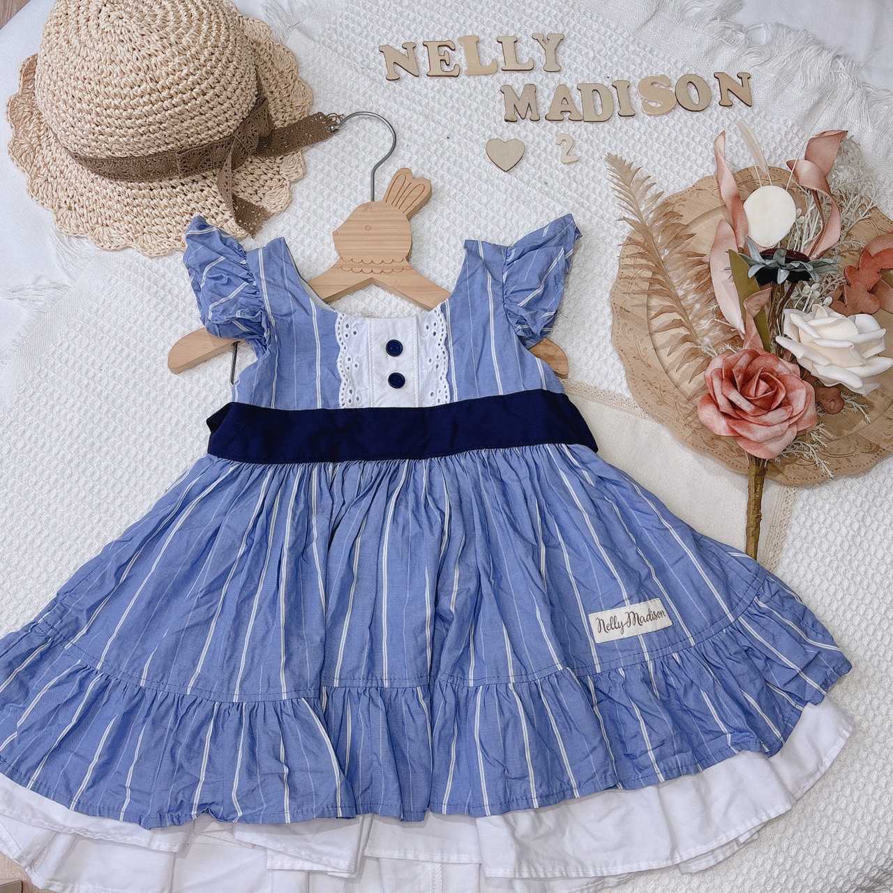 Nelly Madison NM飛袖~可以和其他同款花色當姊妹裝! 2~3歲當洋裝,4~5歲當上衣,搭件喇叭褲就超亮眼喔! 2T